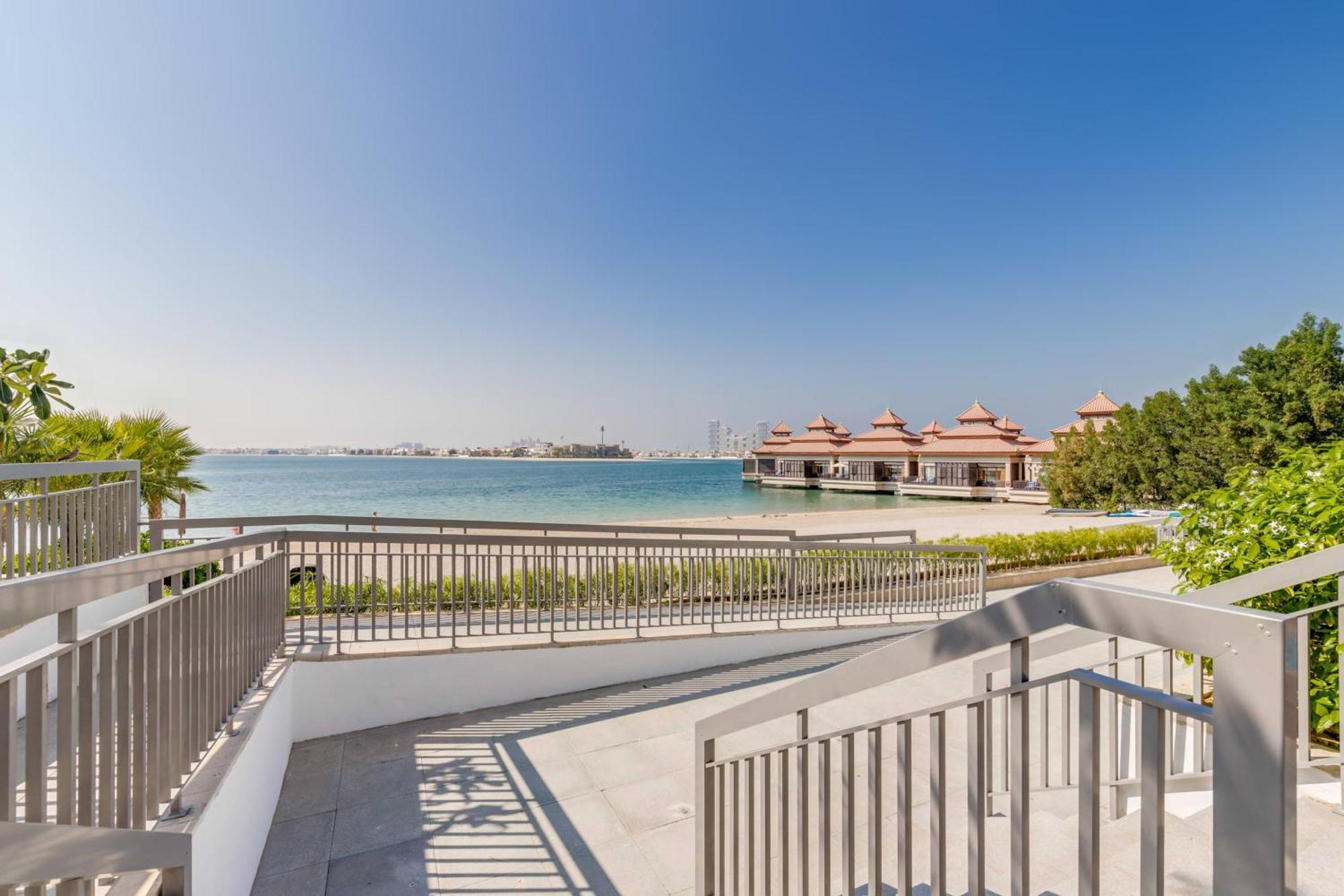 Luxury Azizi Mina Beachfront Apartments Dubai Bagian luar foto