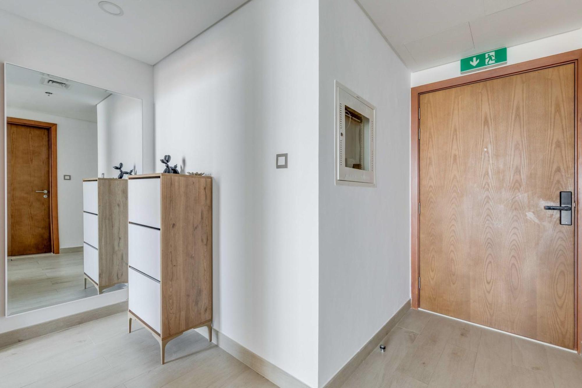 Luxury Azizi Mina Beachfront Apartments Dubai Bagian luar foto