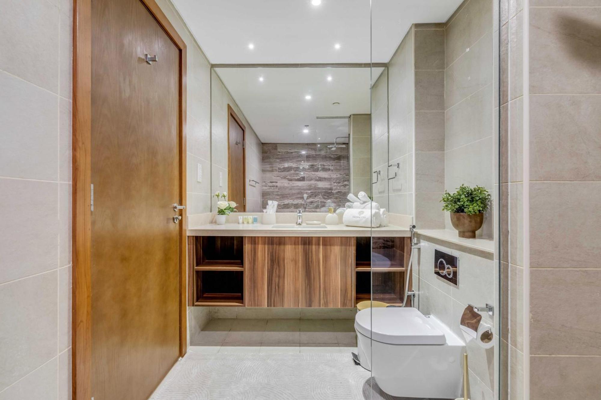 Luxury Azizi Mina Beachfront Apartments Dubai Bagian luar foto