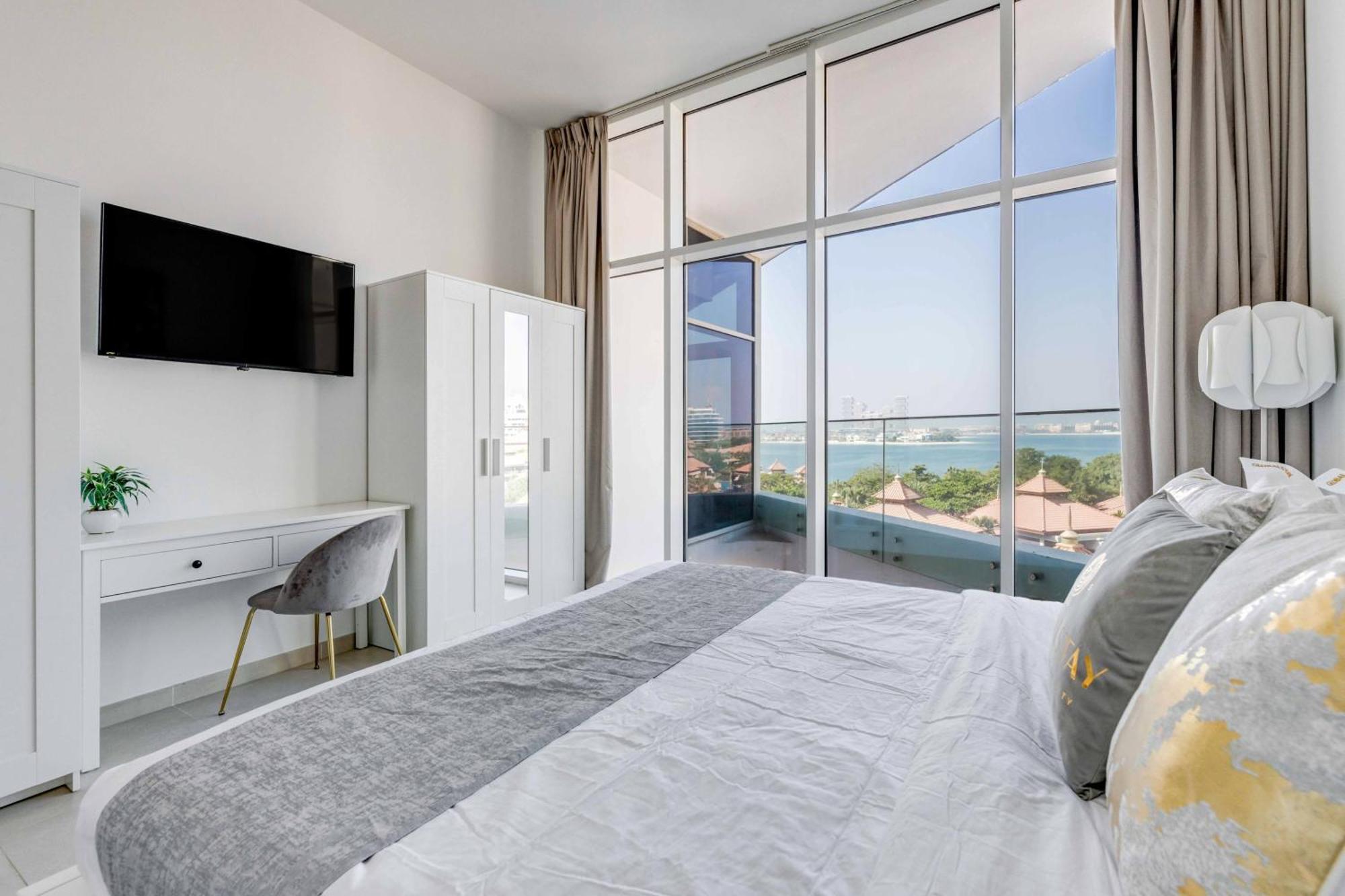 Luxury Azizi Mina Beachfront Apartments Dubai Bagian luar foto