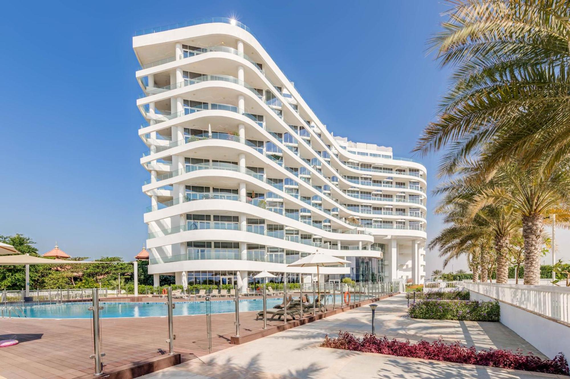 Luxury Azizi Mina Beachfront Apartments Dubai Bagian luar foto